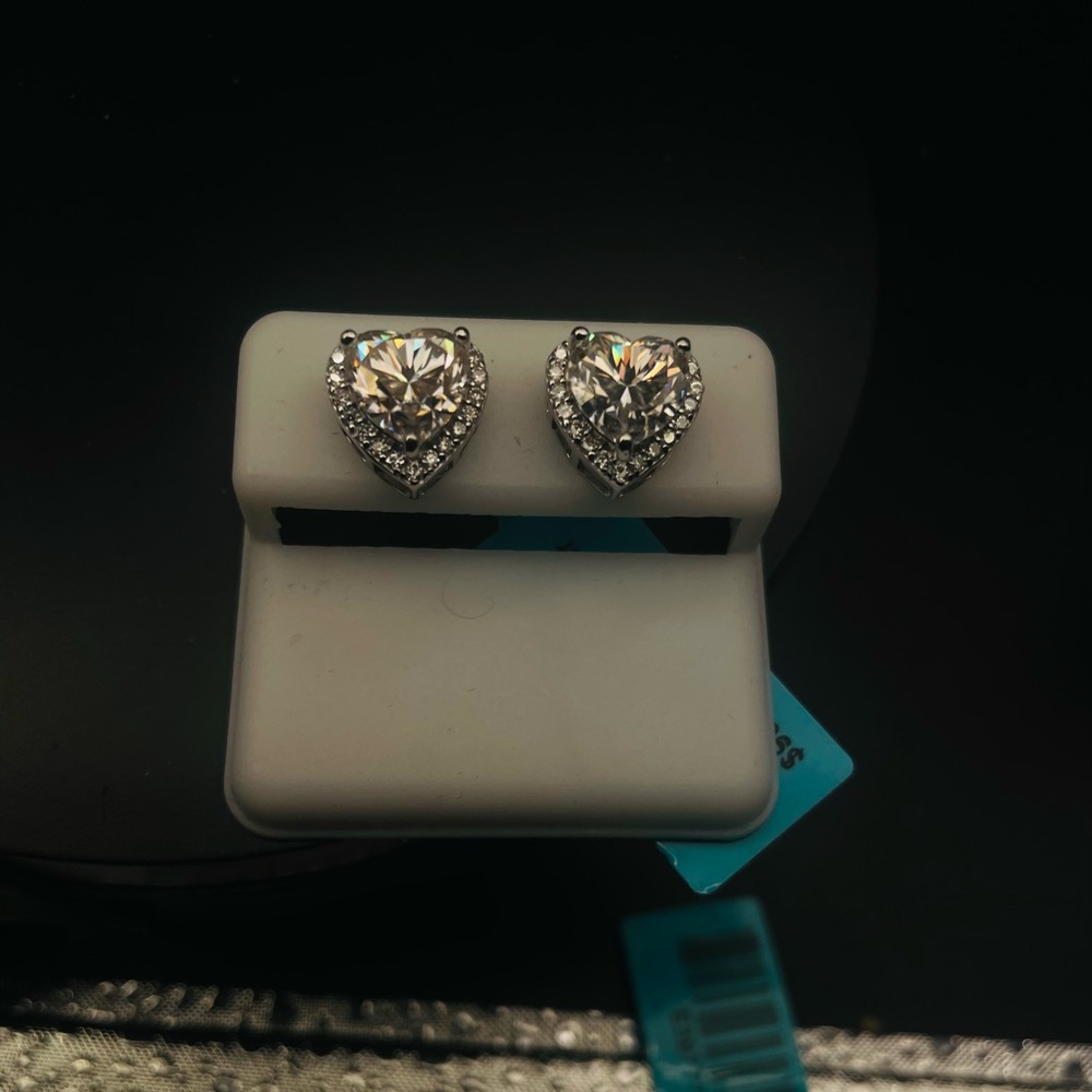 Moissanite Heart-Shaped Crystal Halo Stud Earrings - Silver Tone 1a